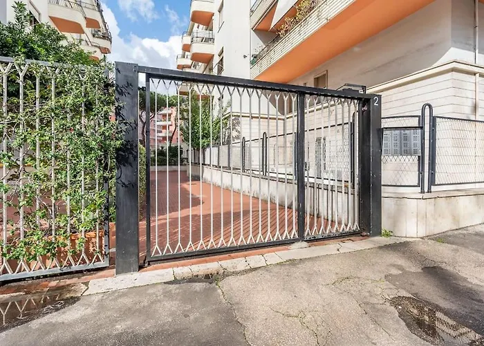 Vatican Penthouse 1 By Almond Tree Apartamento *